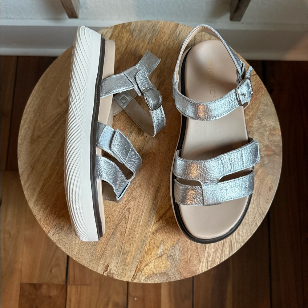 Vionic Solana Silver Leather Platform Sandals Sz:… - image 1